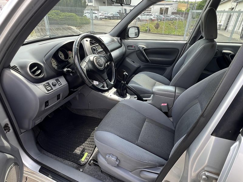 Toyota RAV4 (2001) - fotka 13 z 26