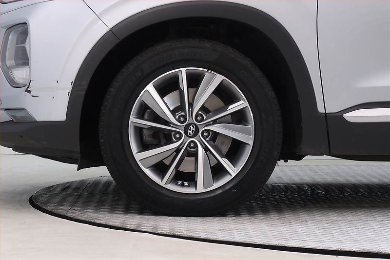 Hyundai Santa Fe (2019) 2.0 CRDi - fotka 15 z 21