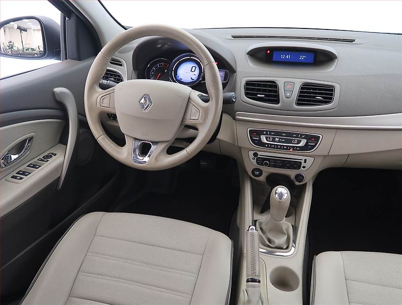 Renault Fluence (2014) Privilege 1.6 16V, Tempomat - fotka 7 z 19