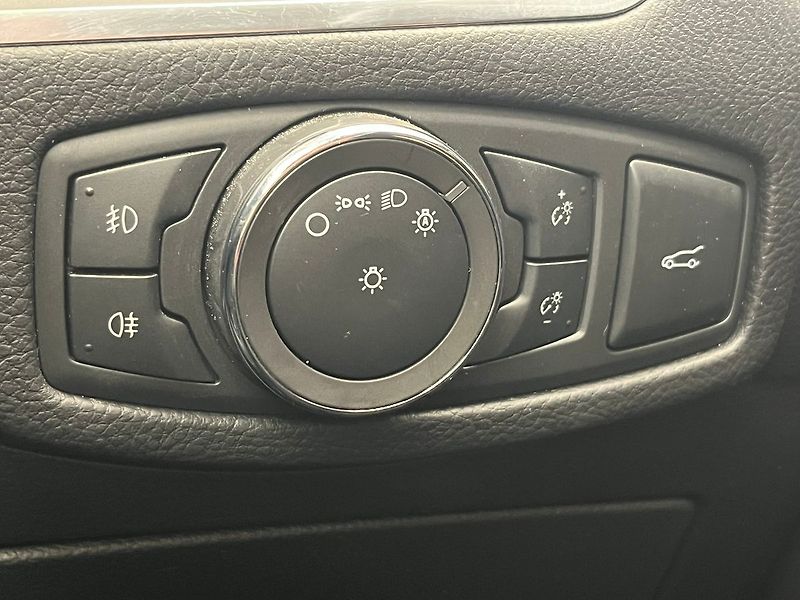 Ford S-MAX 2.5 Duratec HEV TITANIUM - fotka 24 z 64