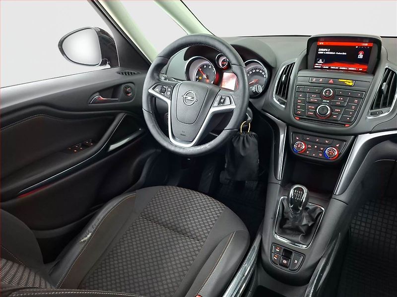 Opel Zafira (2016) 1.6 CDTI, 7 míst, Navi, Xenony - fotka 7 z 19