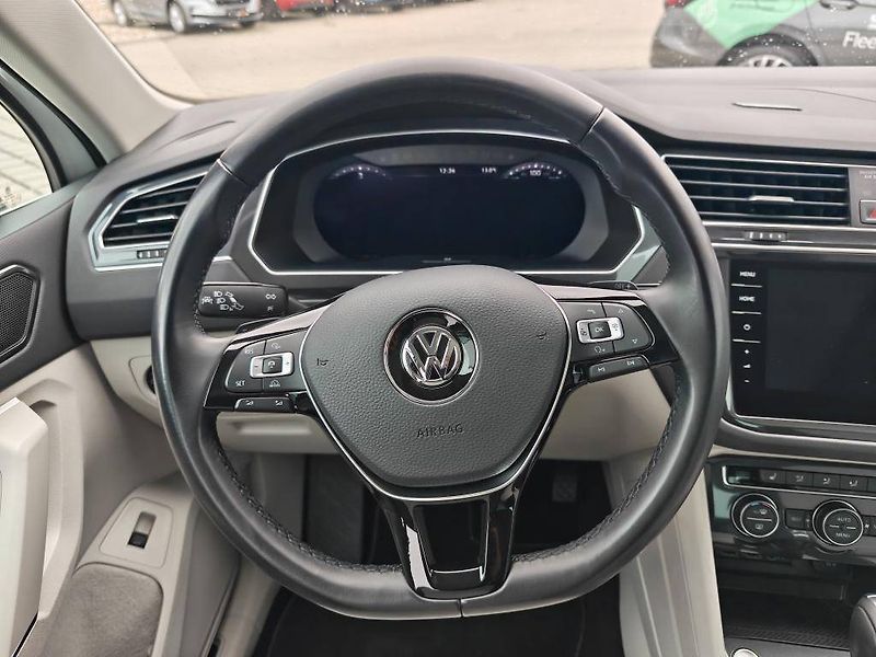 Volkswagen Tiguan R-Line Highline 4Motion DSG 2, - fotka 11 z 30