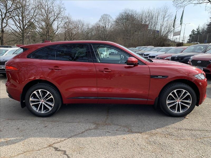 Jaguar F-Pace (2016) 2,0 D KLIMA SERVISKA 4X4 - fotka 4 z 19