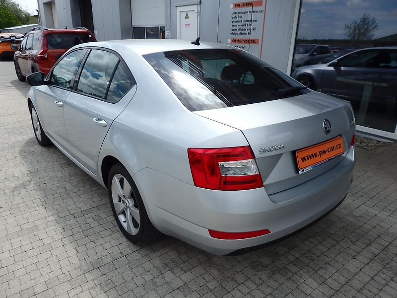 Škoda Octavia 2.0 TDI 110 kW 6x AIRBAG - fotka 5 z 17