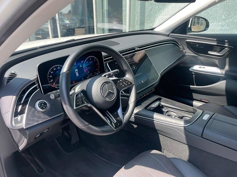 Mercedes-Benz Třídy E 220d Avantgarde Taž Distronic - fotka 10 z 18