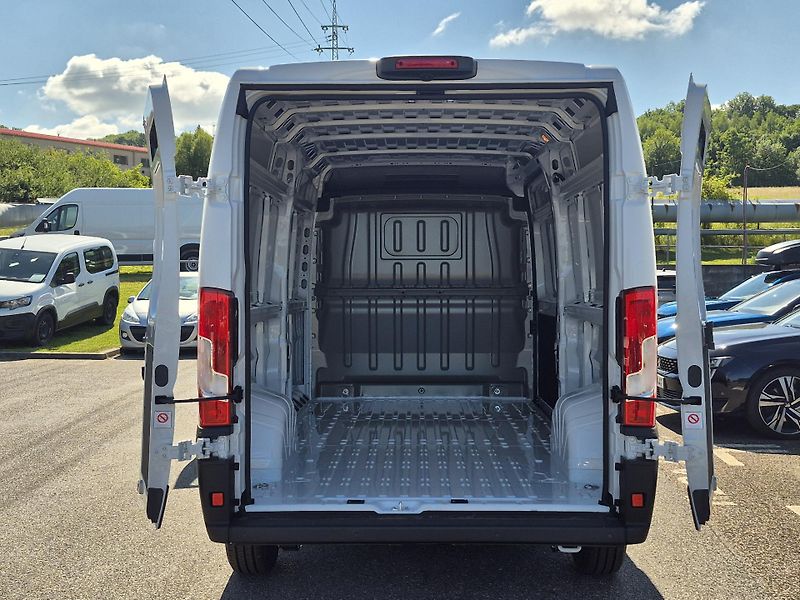 Peugeot Boxer (2026)  3500 L3H2 BlueHDi 140 MAN6 - fotka 10 z 18