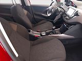 Peugeot 2008 (2016) Active 1.2 PureTech, ČR,1.maj - náhled 9