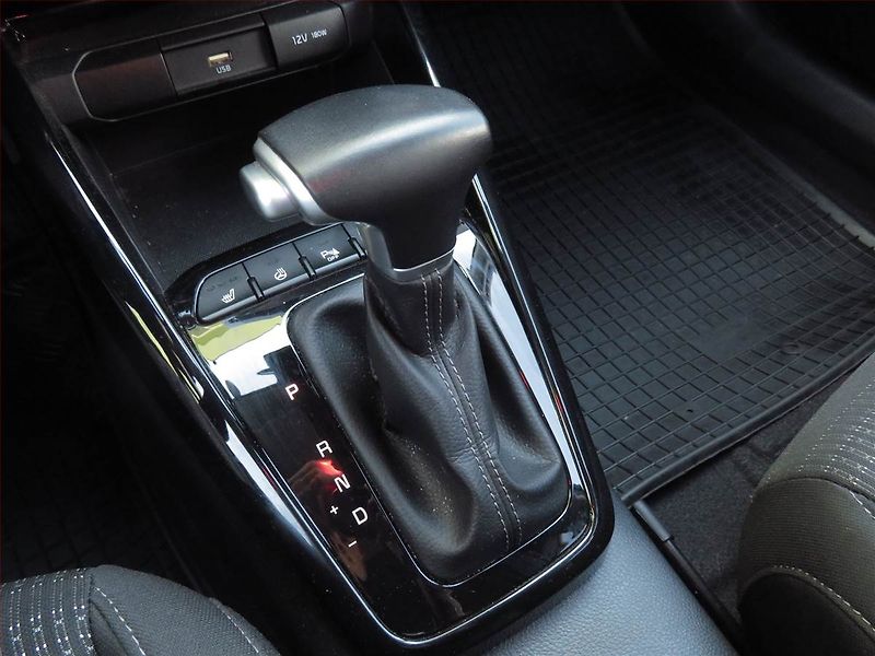 Kia Stonic (2023) 1.0 T-GDI, Automat, Serv.kniha - fotka 13 z 19