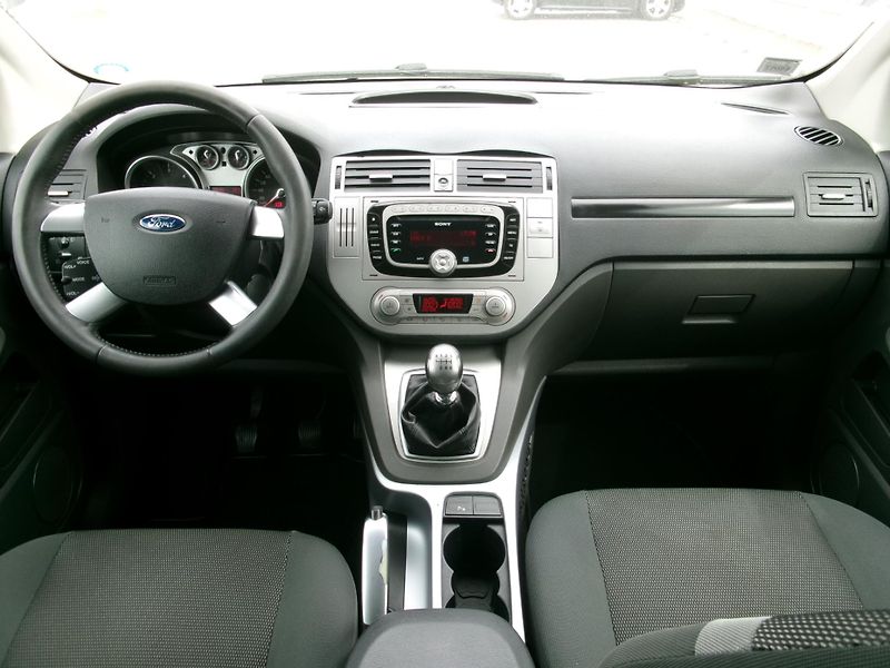 Ford Kuga 2,0TDCi NAVI AC 4x4 - fotka 20 z 27