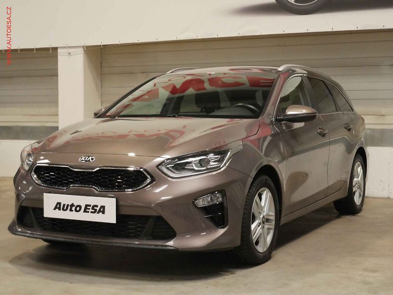 Kia Ceed (2021) 1.5T-GDI, 1.maj,ČR, servis - fotka 3 z 20
