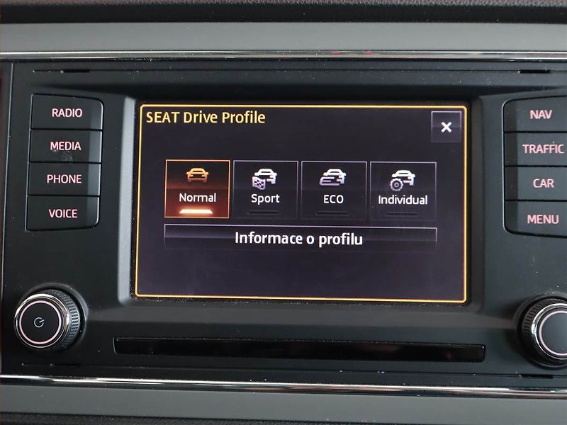 Seat Leon (2014) X-Perience 2.0 TDI, 4X4 - fotka 19 z 24
