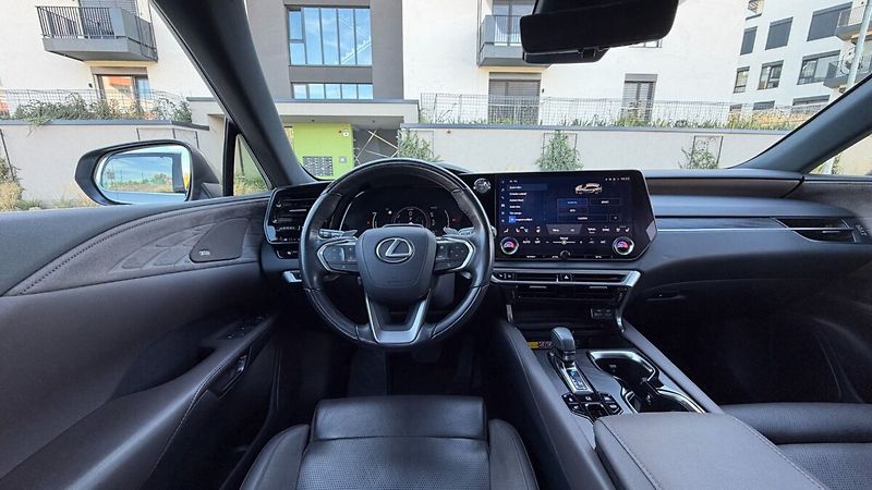 Lexus RX 450h plus 450H+ 2,5 PHEV LUXURY - fotka 15 z 31