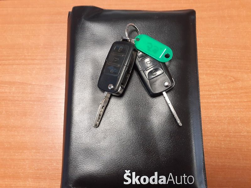 Škoda Fabia (2009) KOMBI 1.4 16V - fotka 25 z 25