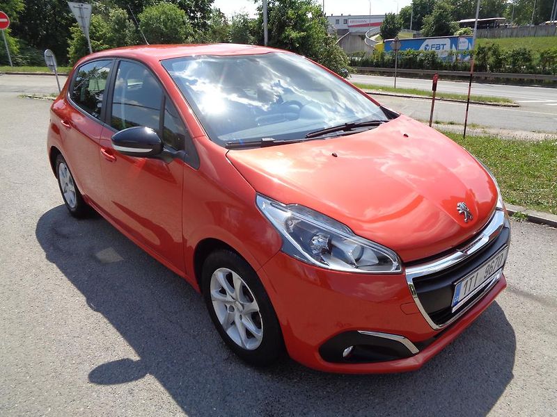 Peugeot 208 (2016) 1.2i  KOUPENO ČR - fotka 4 z 10