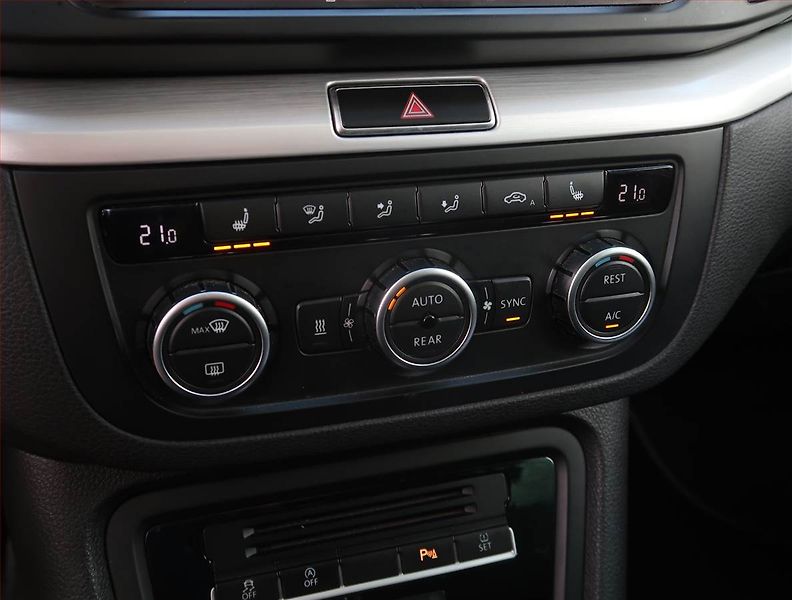 Volkswagen Sharan (2014) Highline 2.0 TDI, Automat - fotka 17 z 21