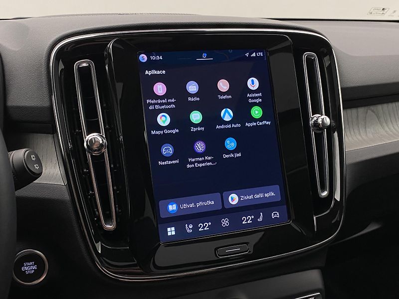 Volvo XC40 B4 DARK ULTRA AUT CZ - fotka 8 z 56
