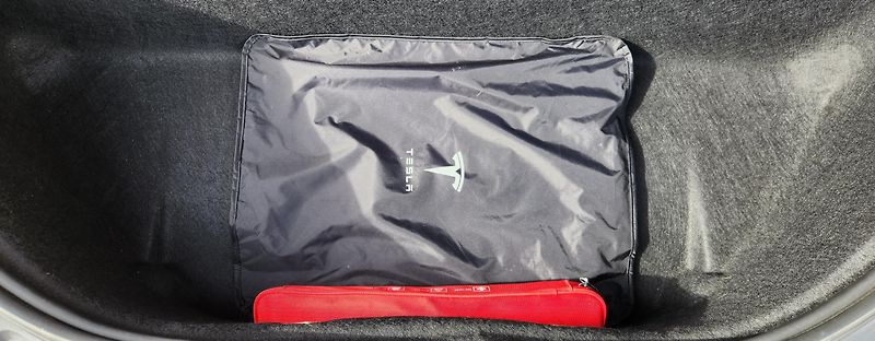 Tesla Model X (2018) 5 MÍST-AWD-KOLA-20-SOH-87,3 - fotka 42 z 58