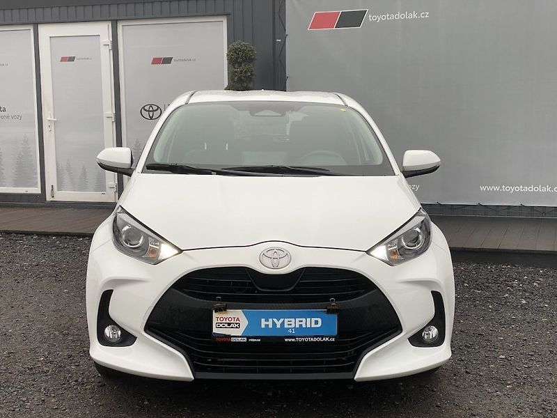 Toyota Yaris 1.5HEV, ČR-1m, Comfort, DPH - fotka 2 z 31