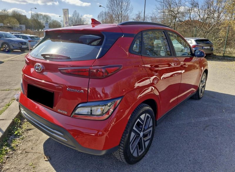 Hyundai Kona EV 64kWh 150KW SMART - fotka 2 z 15