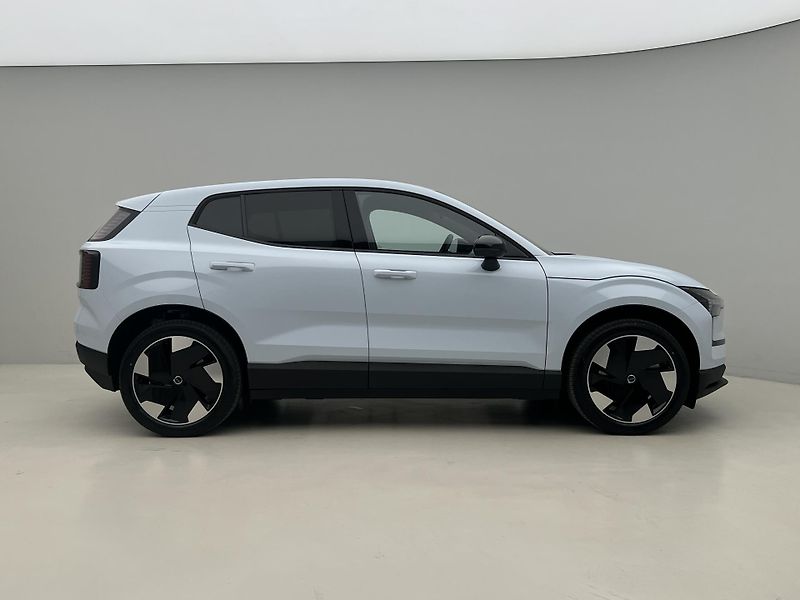 Volvo EX30 (2026) EX30 P8 AWD electric PLUS - fotka 12 z 47