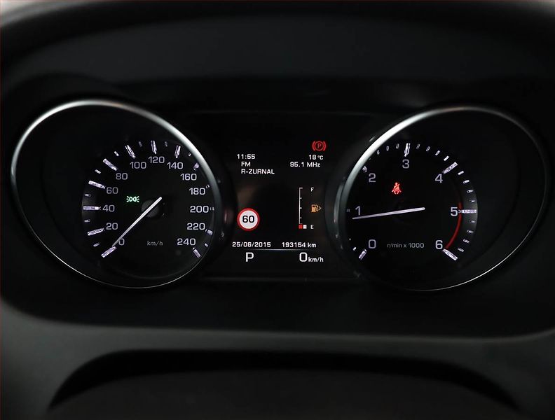 Land Rover Discovery Sport (2016) TD4, 4X4, Automat, Serv.kniha - fotka 9 z 21
