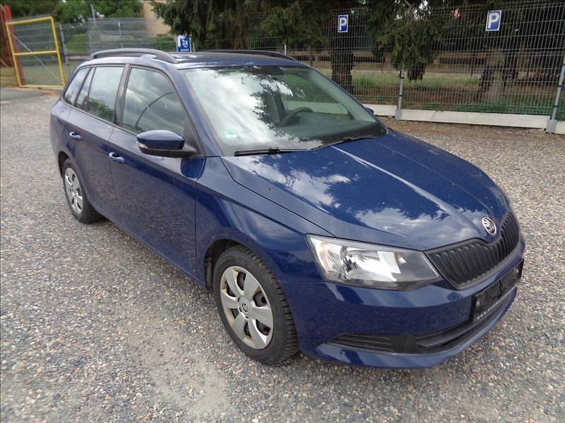 Škoda Fabia 1,0 - fotka 10 z 22