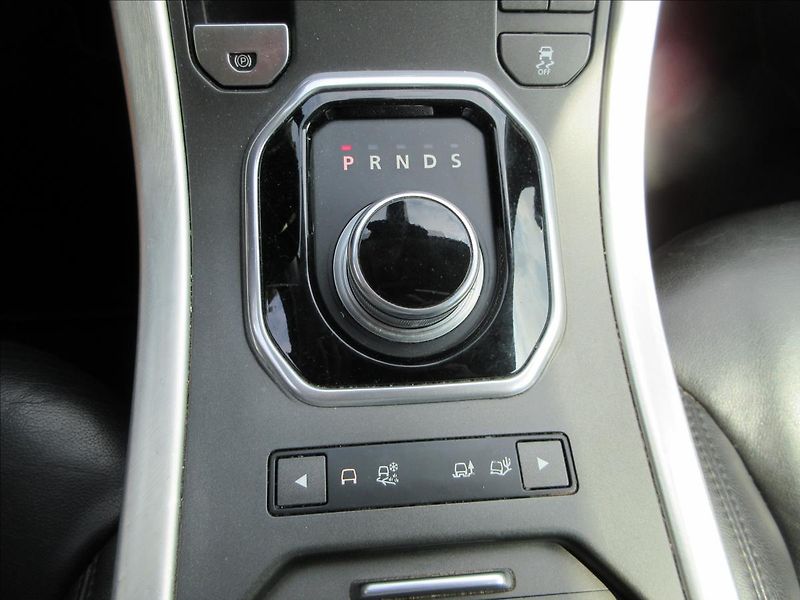 Land Rover Range Rover Evoque 2,2 TD4, 4x4, AT, Panorama, Ků - fotka 23 z 31