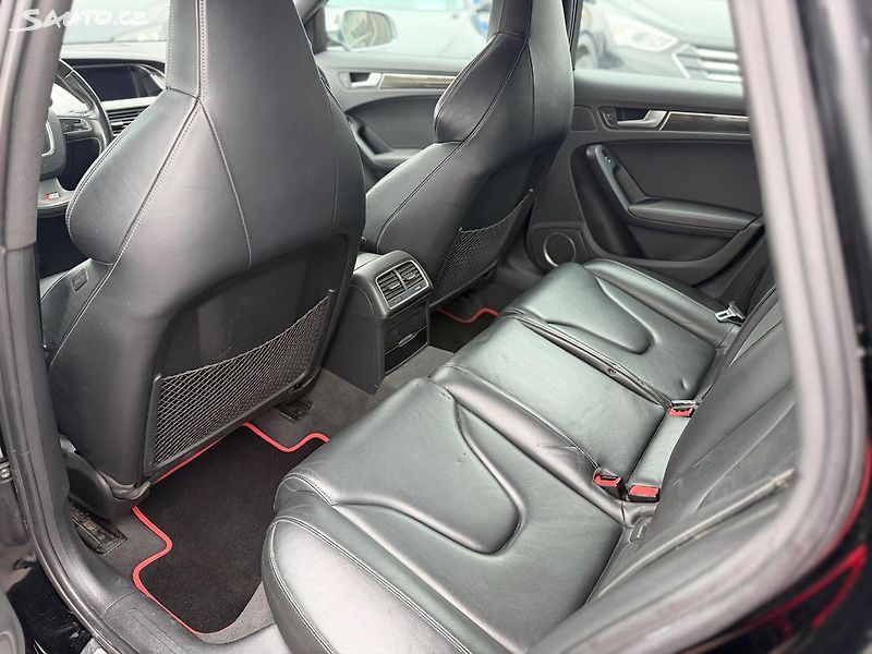 Audi S4 Manual QUATTRO - fotka 7 z 15