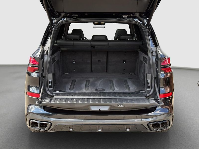 BMW X5 M60i - fotka 21 z 23