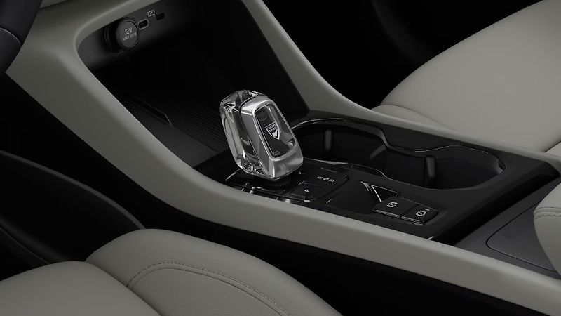 Volvo XC40 (2026) B3 AUT DARK PLUS - fotka 10 z 11