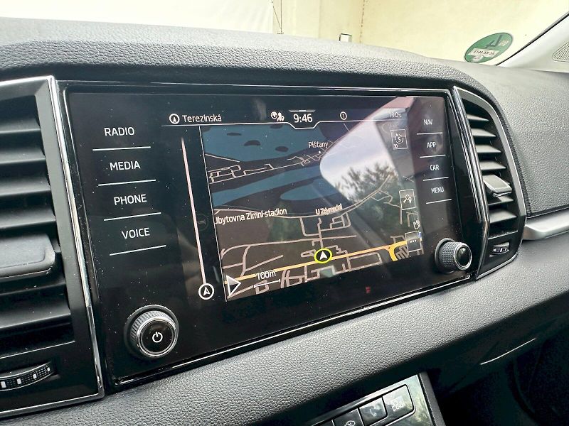 Škoda Karoq (2021) 1.0 TSI 81 kW Ambition - fotka 15 z 23