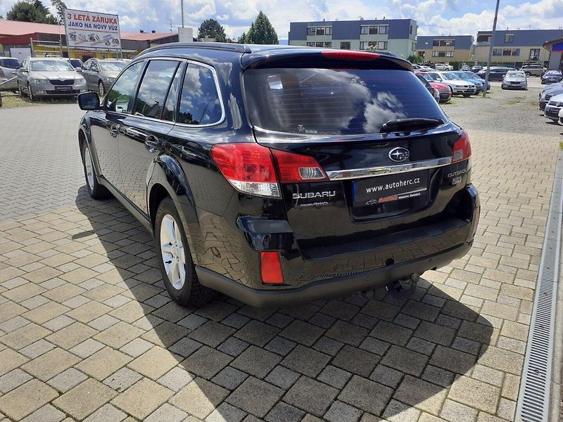 Subaru Outback (2013) 2.0 D 4x4 110 Kw - fotka 5 z 34