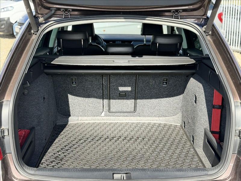 Škoda Octavia TDI DSG F1 NAVI, EL.KUFR - fotka 29 z 34