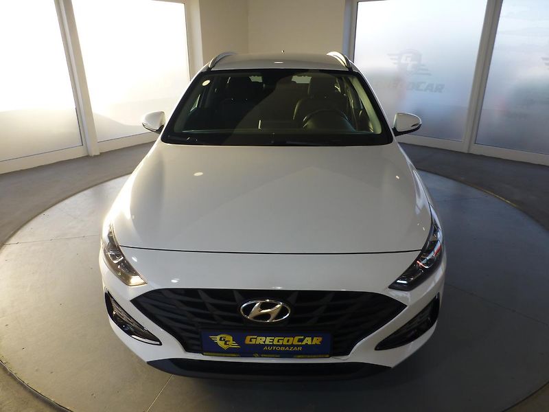Hyundai i30 (2021) 1,6CRDI*ALU*AC**PARK.S**KAMERA - fotka 3 z 30