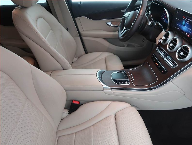 Mercedes-Benz GLC (2021) 200 - fotka 9 z 14