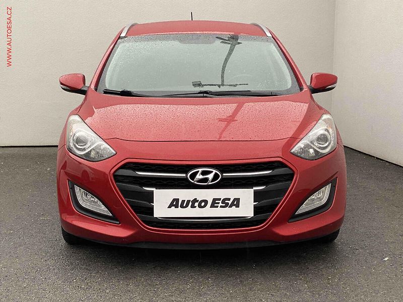 Hyundai i30 (2016) 1.6 GDi, ČR, autoAC - fotka 2 z 17