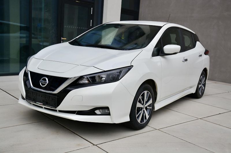 Nissan Leaf (2020) Acenta 110KW 1 MAJITEL KAMERA  - fotka 8 z 40