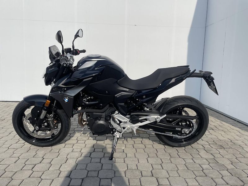 BMW F 900 R - fotka 6 z 12
