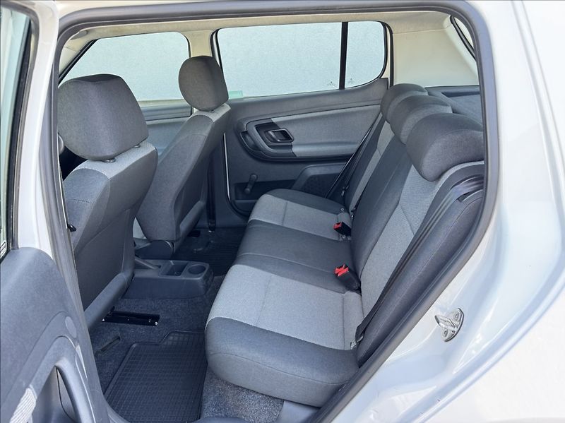 Škoda Fabia 1,4 i 16V 63kW KLIMA 1.maj. ČR - fotka 19 z 43