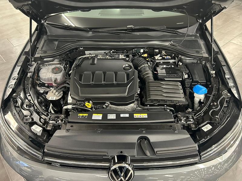 Volkswagen Passat (2025) R-Line Black 142kW DSG 4WD | Z - fotka 61 z 65