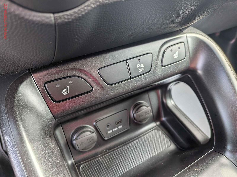 Hyundai ix35 (2013) 1.7 CRDi, Navi, kamera - fotka 15 z 20