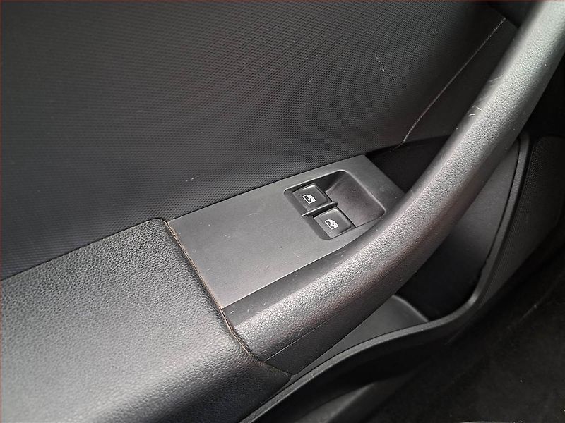 Škoda Rapid (2014) 1.2 TSI, ČR,1.maj, Tempomat - fotka 14 z 16