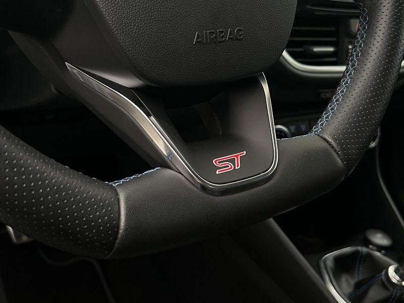 Ford Fiesta ST Performance Záruka - fotka 37 z 41