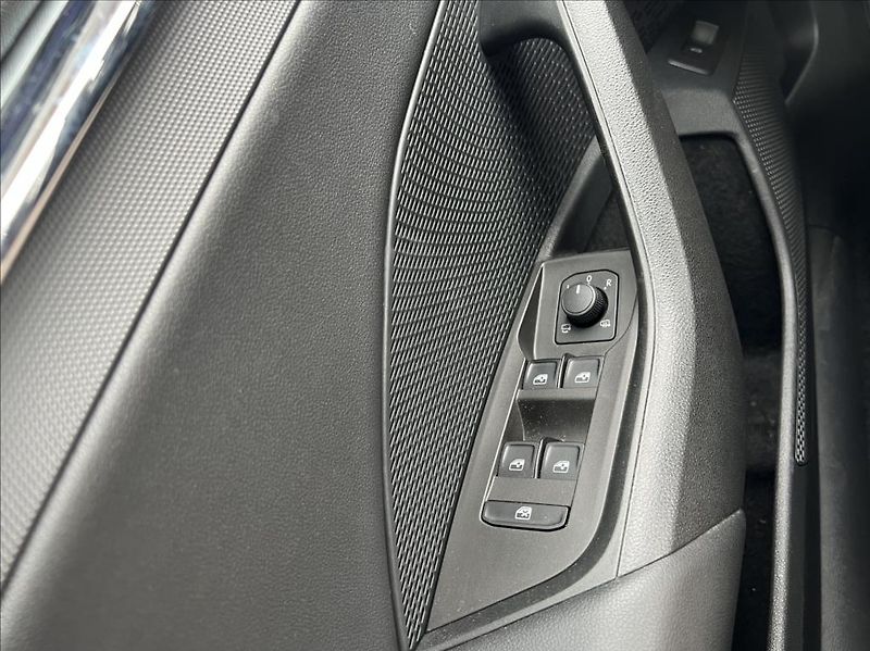 Škoda Octavia 2,0 TDI 110kW Style webasto - fotka 26 z 27