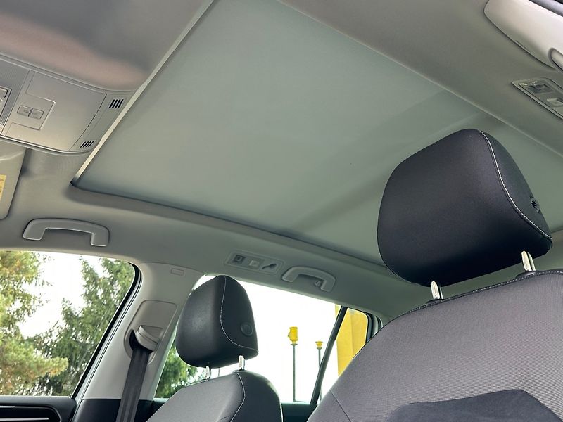Volkswagen Golf (2017) 2.0TDi PO SERVISU,APP,PANORAMA - fotka 18 z 21