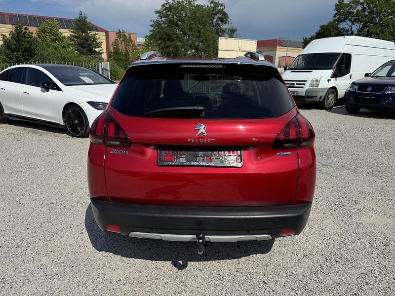 Peugeot 2008 (2017) 1.2FTS 81Kw PureTech Tažné - fotka 6 z 33
