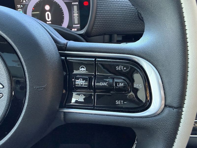Fiat 500 LaPrima 42 kWh JBL Panorama - fotka 27 z 37