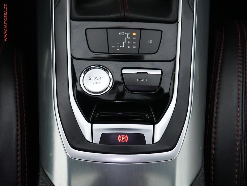 Peugeot 308 (2015) 2.0 HDi, 2.maj, AT, navi, LED - fotka 15 z 20