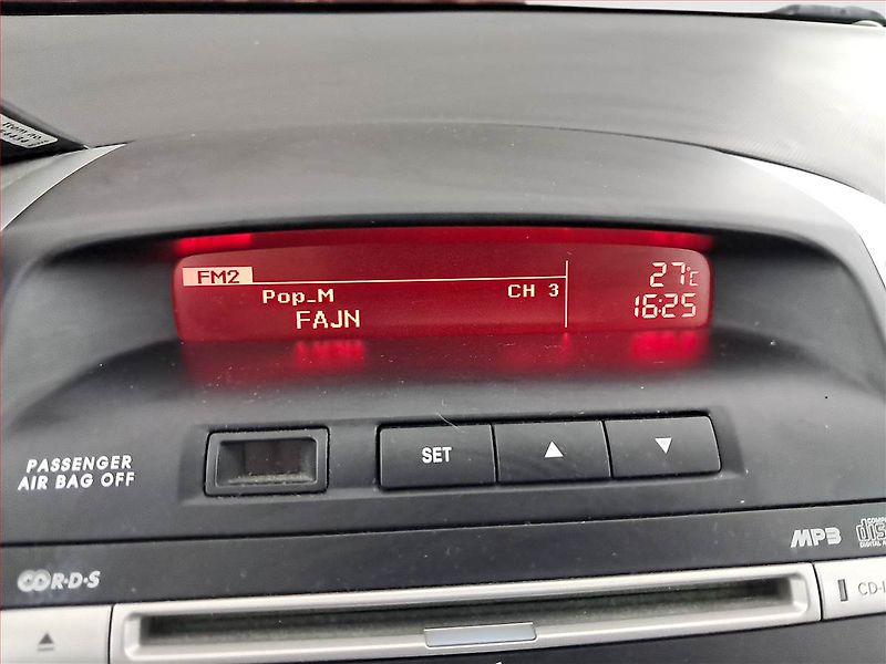 Kia Ceed (2011) 1.6 CVVT, po STK, jezdí dobře - fotka 13 z 19