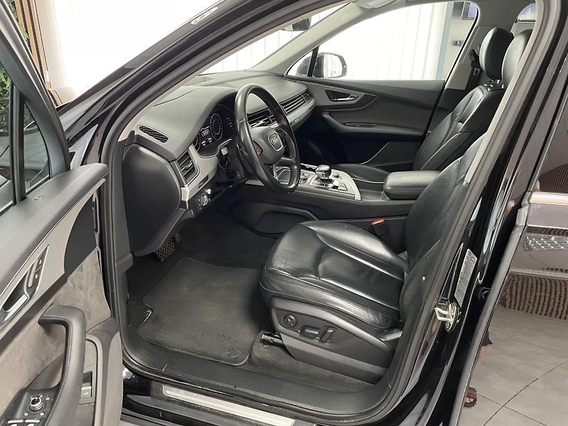 Audi Q7 3.0TDi 4x4 AT KŮŽE TZ HEAD-UP  - fotka 20 z 31
